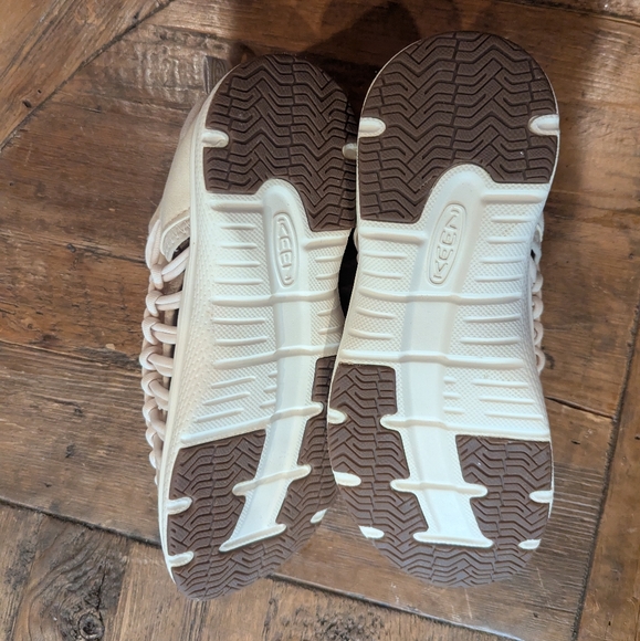 Keen Shoes - Picture 5 of 6